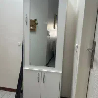 جاکفشی و آویز لباس