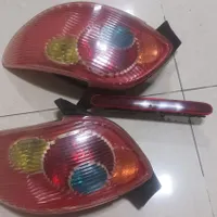 چراغ عقب ۲۰۶|قطعات یدکی و لوازم جانبی|تهران, نجات اللهی|دیوار