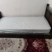 تخت یکنفره ۲۰۰ . ۹۰ همراه با تشک رویا