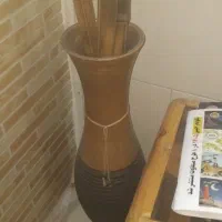 گلدون همراه با نی ها