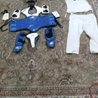 لباس و وسایل تکواندو