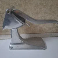 آبمیوه گیری با مارک حک شده ایتالیا