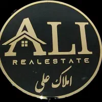 فروش حیاط ویلایی/۱۸۰ متر بنای ۳ خواب