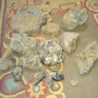 شهاب سنگ اصل که آهنربا بهشون خیلی چسبندگی داره