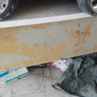 میز چوبی و فلزی