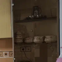 کابینت فلزی با خود و دکوری شیشه ای