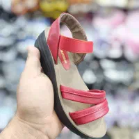 کفش قرمز بهاره