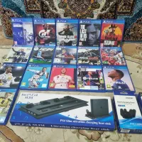 تعدادی دیسک و کیف دوربین ps4