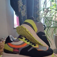 کفش|کیف، کفش، کمربند|شیراز, شیشهگری|دیوار