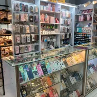 استخدام فروشنده خانم