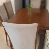 میز نهار ۶ نفره در وضعیت عالی با ۵صندلی اضافه