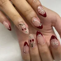 کاشت ناخن با‌ ژل
