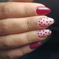 ناخنکارهستم دنبال کارمیگردم