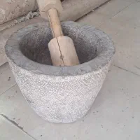 یانه سنگی اتیقه  با دسته