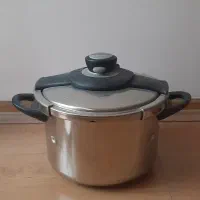 زودپز هشت لیتری اصل فرانسه (مدل Diffusal) در حد نو