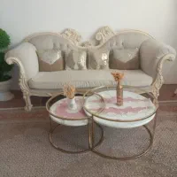 مبل کلاسیک ۷ نفره  همراه با میز عسلی و روکش میز