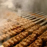 کبابی کارگر شهرداری سیخ زن