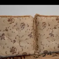پشتی در حد نو بسیار تمیز