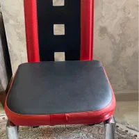 صندلی غذا خوری در حد نو.