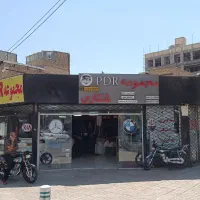 نقاش ماهر و سر زبان دار