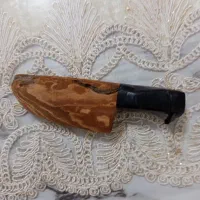 یک چاقو چوبی