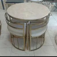 میز صندلی در حد نو کم جافروشی مفت مخصوص قهوه خونه