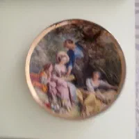 دیوار کوب بشقابی