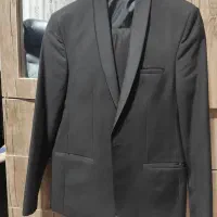 کت شلوار مشکی سایز42 و کراوات کاملا نو