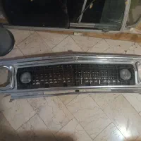 جلو پنجره جیپ اهو آمریکایی