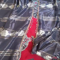 پرده ها هرکدوم ۳۰۰ هزار تومن