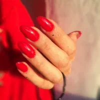 خدمات کاشت ناخن