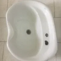 روشویی بزرگ با پایه