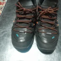 کتونی لاتکس آدیداس سایز 41 42