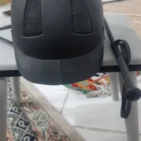 کلاه و شلاق سوارکاری