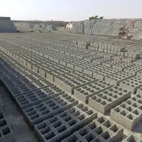 نیرو کار در بلوک زنی.
