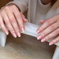 کاشت ناخن تخصصی و حرفه ای