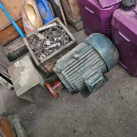 استخدام نیروی فنی