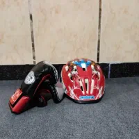 کلاه کاسکت و دستکش بوکس برای کودکان درحد نو