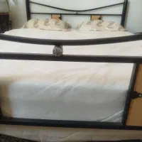 تخت دونفره فلزی با تشک فنری طبی