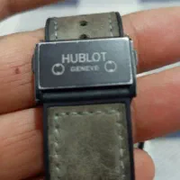 دوعدد ساعت مشابه نو