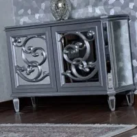 یه عدد میز کنسول آینه ای به رنگ نقره ای