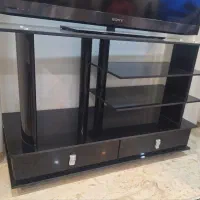 میز تلویزیون شیشیه ای در حد نو