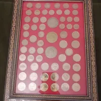 کلکسیون سکه با قاب منبت کاری اصفهان