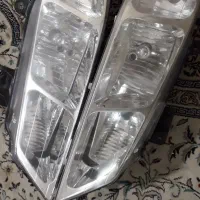 یک جفت چراغ جلو پارس