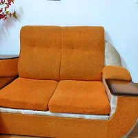 مبل ۷ نفره نارنجی و کاملا تمیز و سالم