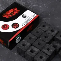 استخدام نیروی کار آقا در خط تولید ذغال صنعتی
