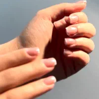 ترمیم و کاشت ناخن