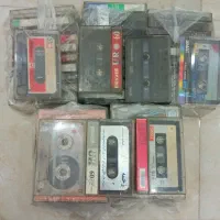 تعداد 57 عدد نوارکاست همراه با جعبه