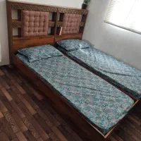 دوتا تخت یکنفره با آینه دراور نو