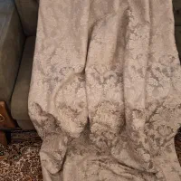 کنار پرده ای